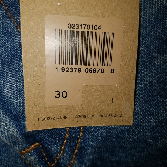 😍 501 LEVI'S 😍 Mid rise Cut off Jean shorts - Picture 7 of 9